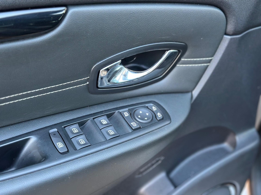 Renault Scénic 2.0 Bose AUTOMAAT - PANO - NAVI - LED! 43969275-8.jpg | Autocentrum Klundert