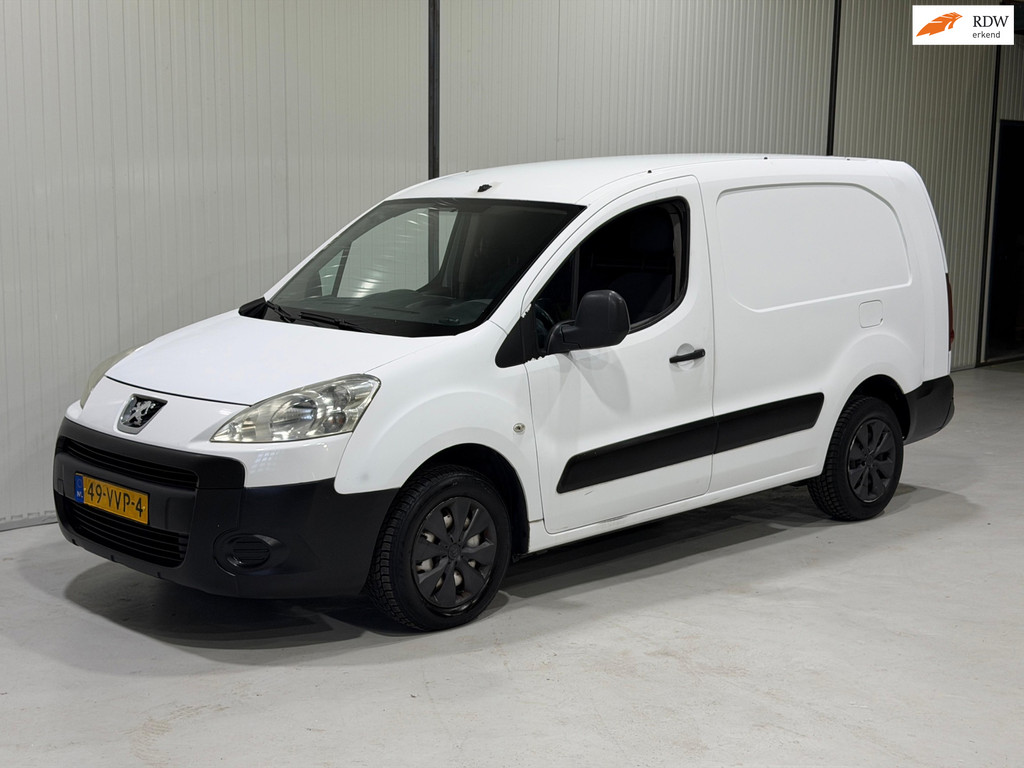 Peugeot Partner 122 1.6 HDI L2 XR AIRCO - TREKHAAK - 3 PERSOONS - NWE APK! 54798601-0.jpg | Autocentrum Klundert